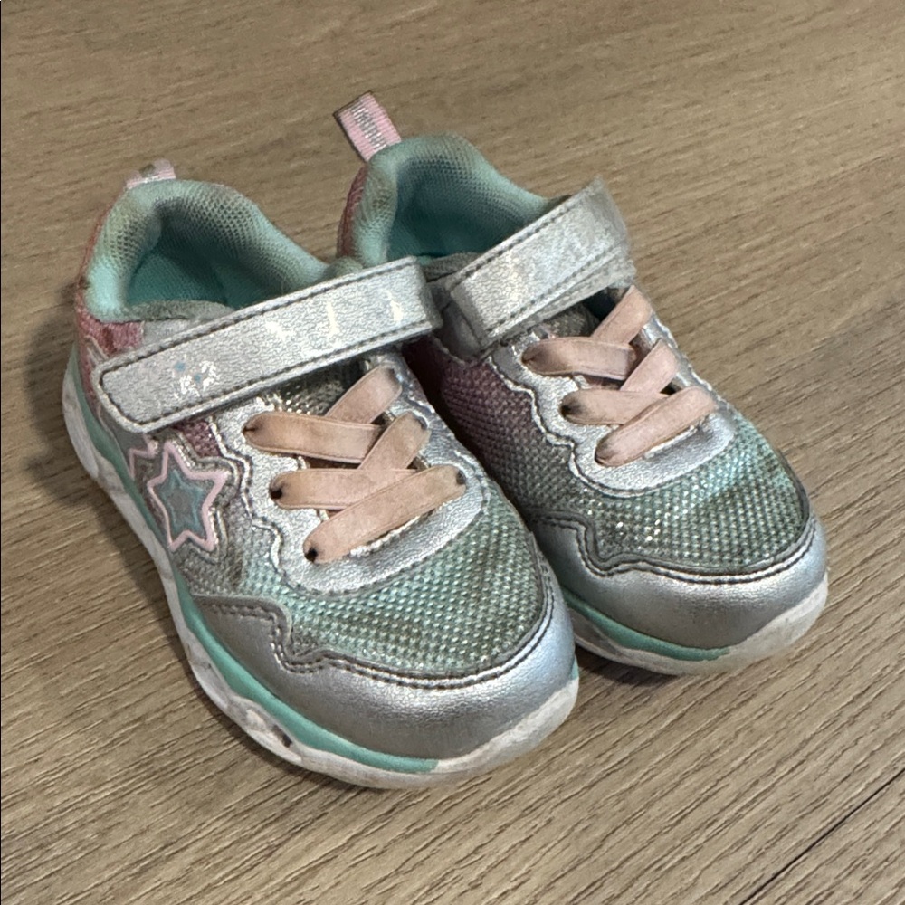 Kids' Lightup Silver and Pink Star Sneakers